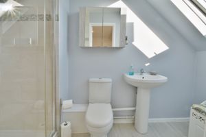 Ensuite- click for photo gallery